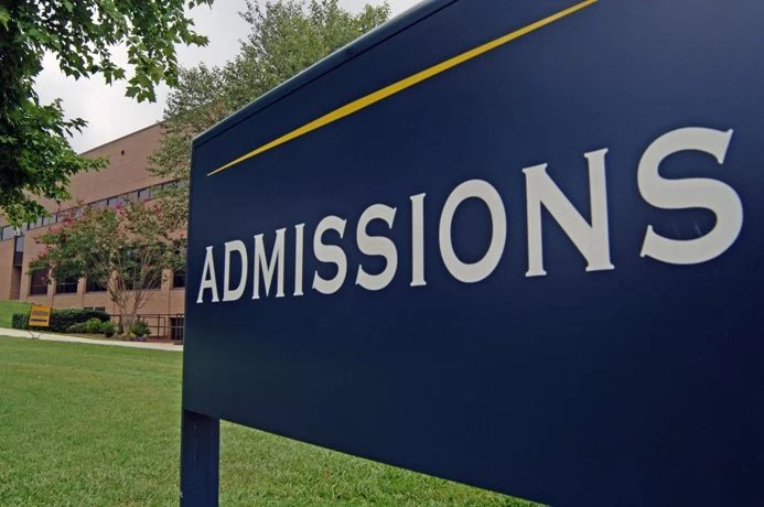 University Admissions May Be on Entry Tests