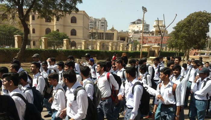 Sindh Prohibits Entry in Colleges Without Vaccination