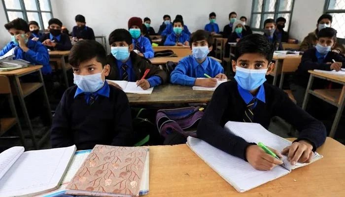 Govt Provides Lunch to Public School Students
