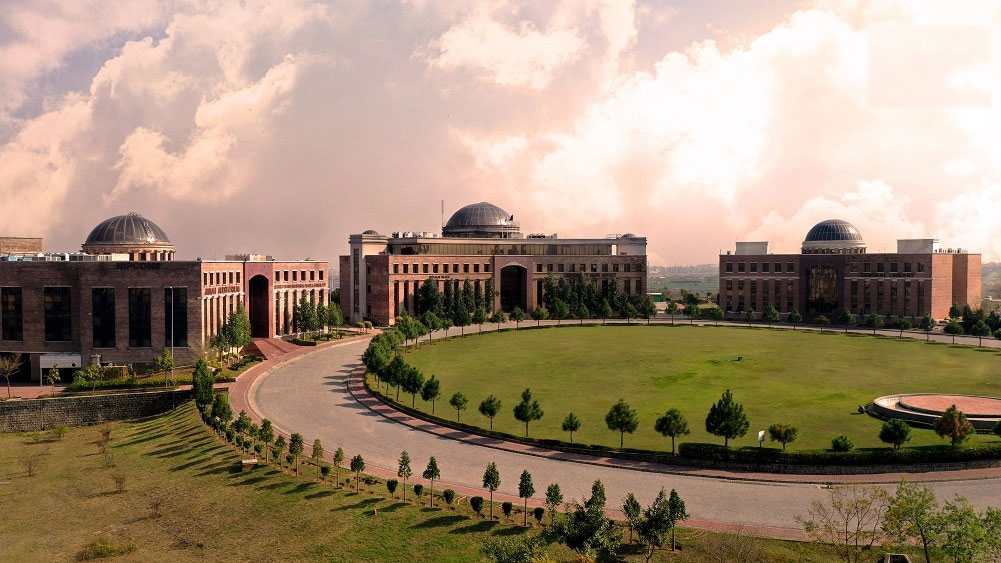 Islamabad Universities Online Classes in wake of PTI Long March Islamabad Universities Online Classes in wake of PTI Long March
