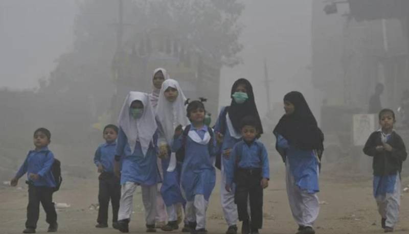 LHC Orders Closing of Educational Institutes Amidst Smog Woes