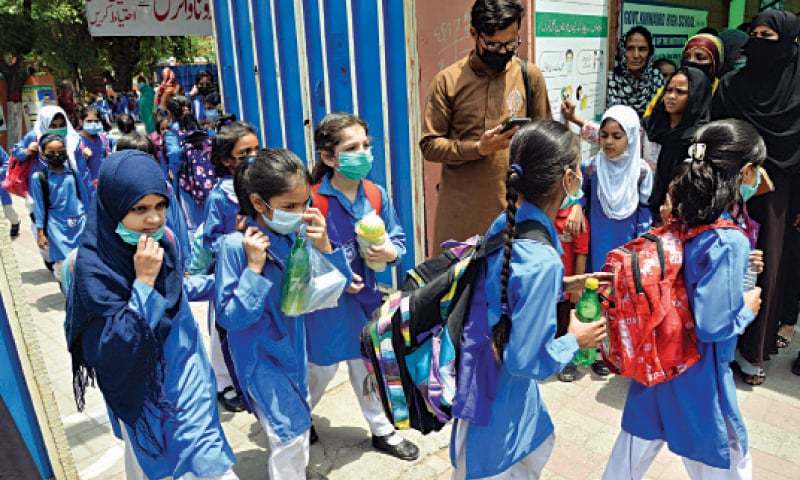 Punjab Government to Reward Top 100 Schools with Rs 100 Million Punjab Government to Reward Top 100 Schools with Rs 100 Million