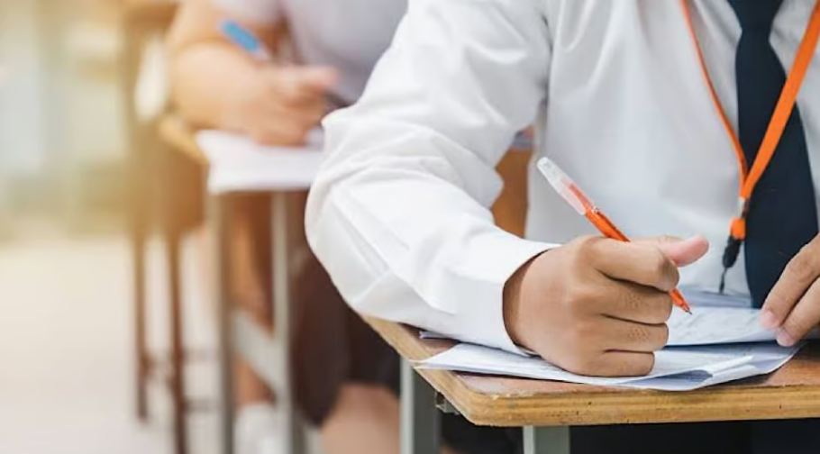 KP Bars Unregistered Private Schools From Board Exams 2026